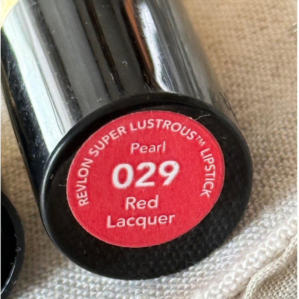 Revlon Super Lustrous Lipstick 029 Red Lacquer Pearl Discontinued HTF 0.15oz